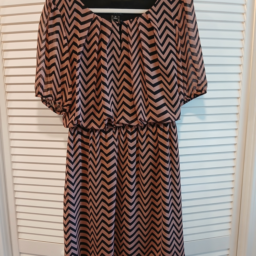 Enfocus Studio Black and Pink Chevron Midi Dress